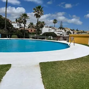 Aan Boulevard En Zwembad Apartamento